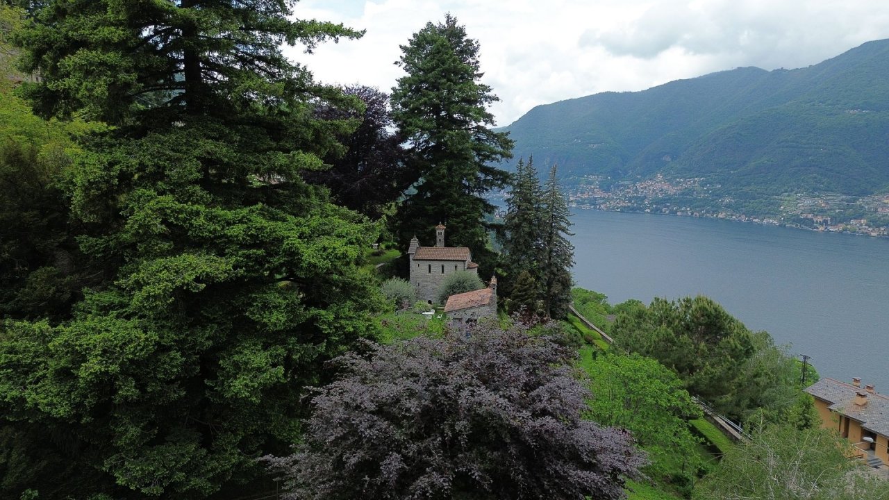 Vendita villa sul lago Faggeto Lario Lombardia foto 17